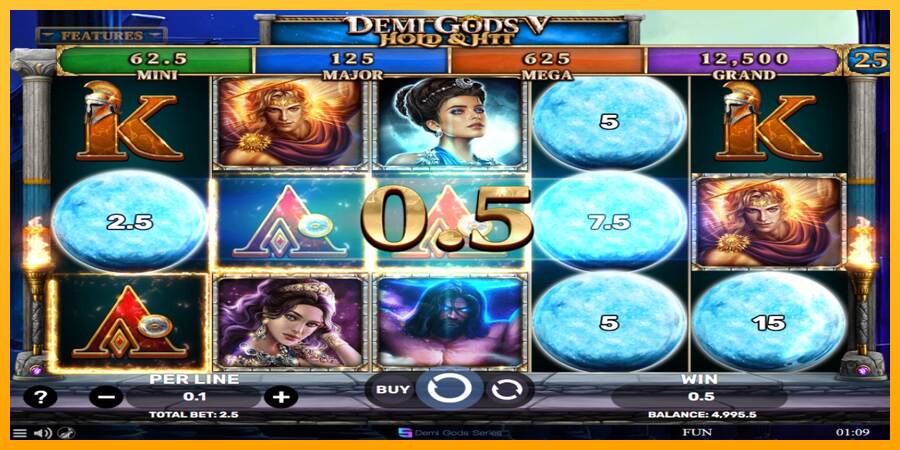 Demi Gods V Hold & Hit máquina de juego por dinero, imagen 3