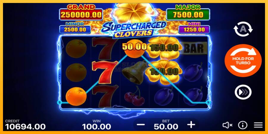 Supercharged Clovers: Hold and Win máquina de juego por dinero, imagen 4